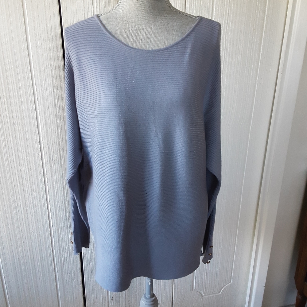 Womens long sleeve blue/chambray sweater.